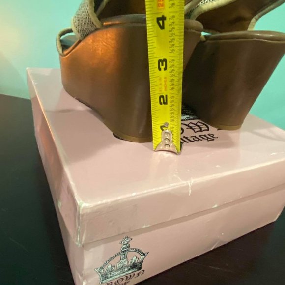 CROWN VINTAGE Beige Canvas Wedge Slip On Open Toe - Picture 6 of 9